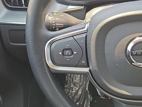 Used 2024 Volvo XC60 B5 Core AWD/4WD image 19