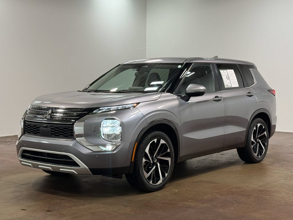 Used 2024 Mitsubishi Outlander SE AWD/4WD image 7