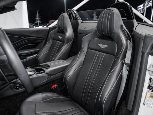 Used 2023 Aston Martin V8 Vantage Roadster image 14