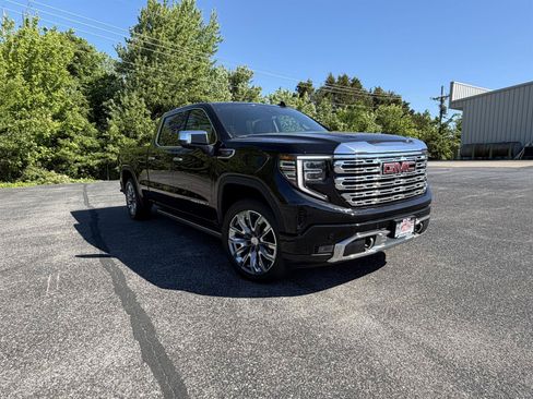 Used 2023 GMC Sierra 1500 Denali w/ Denali Reserve Package AWD/4WD image 4