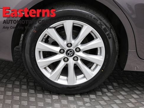 Used 2019 Toyota Camry LE FWD image 29