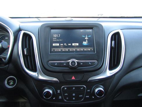 Used 2018 Chevrolet Equinox LT image 13