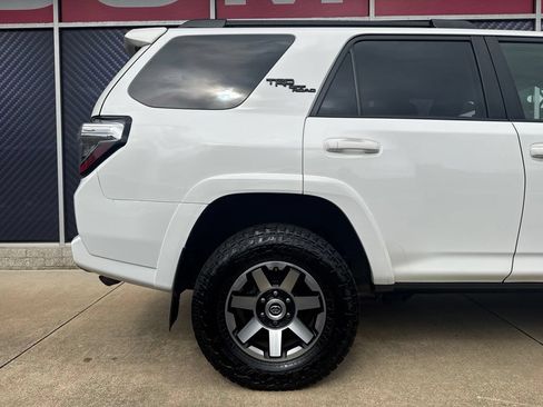 Used 2020 Toyota 4Runner TRD Off-Road Premium w/ Moonroof Package AWD/4WD image 5