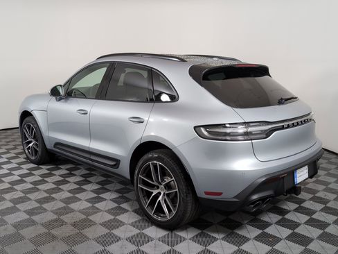 Certified 2025 Porsche Macan AWD/4WD image 3