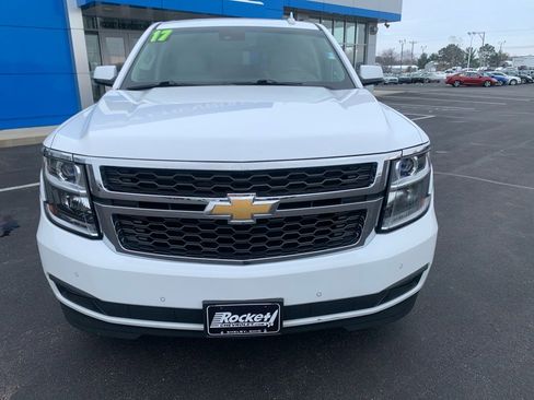 Used 2017 Chevrolet Suburban LT image 2