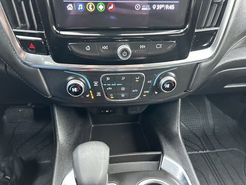 Used 2021 Chevrolet Traverse LT w/ LPO, Blackout Package image 29