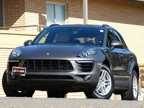 Used 2018 Porsche Macan Sport Edition image 2