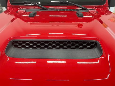 Used 2025 Jeep Gladiator Mojave image 14