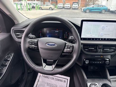 Used 2023 Ford Escape SE image 18