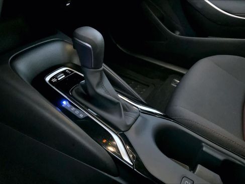 Used 2025 Toyota Corolla SE FWD image 14