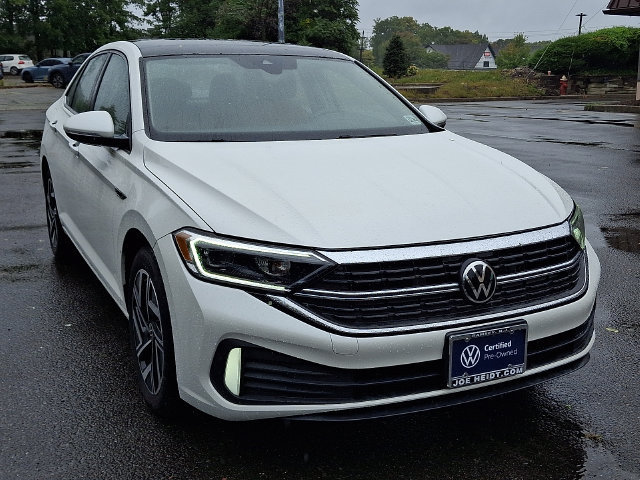 Certified 2024 Volkswagen Jetta SEL FWD image 2