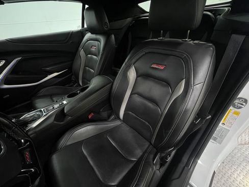 Used 2019 Chevrolet Camaro SS image 13