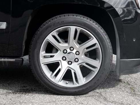 Used 2017 Cadillac Escalade ESV Premium Luxury image 79