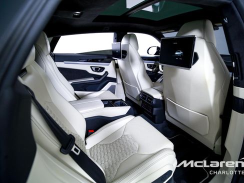 Used 2019 Lamborghini Urus image 28
