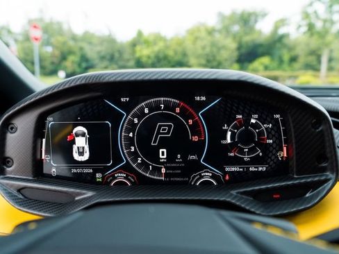 Used 2025 Lamborghini Revuelto AWD/4WD image 38