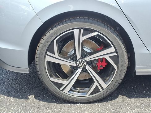 New 2025 Volkswagen GTI SE image 5