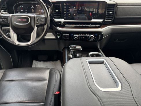 Used 2022 GMC Sierra 1500 SLT AWD/4WD image 11