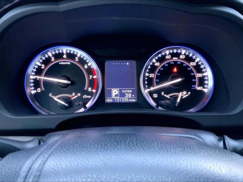 Used 2015 Toyota Highlander LE image 25