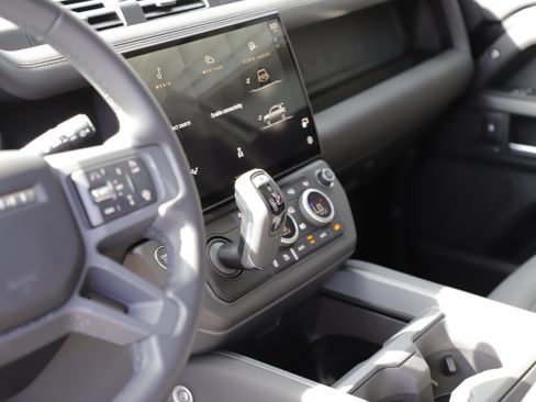 Certified 2026 Land Rover Defender 110 S AWD/4WD image 22