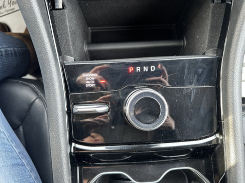 Used 2023 Jeep Grand Cherokee Limited image 23