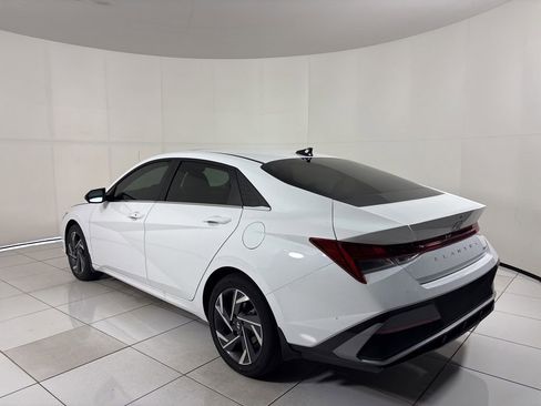 New 2026 Hyundai Elantra Limited FWD image 3