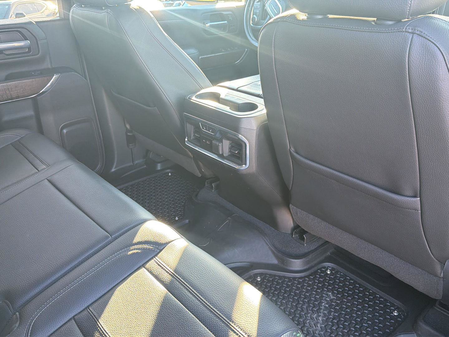 Used 2021 GMC Sierra 2500 Denali w/ Denali Black Diamond Edition AWD/4WD image 17