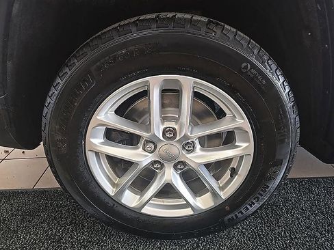 Used 2023 Jeep Grand Cherokee L Laredo w/ Luxury Tech Group I image 40