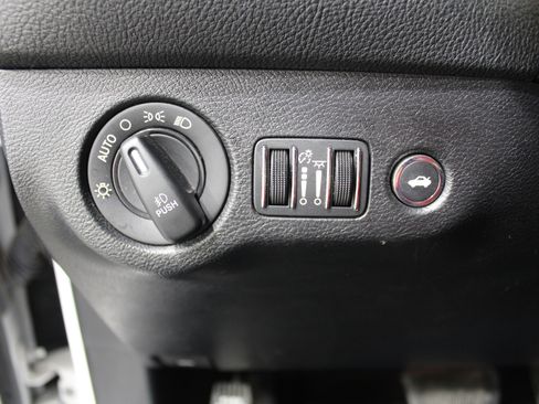 Used 2020 Dodge Challenger SXT w/ Blacktop Package image 7