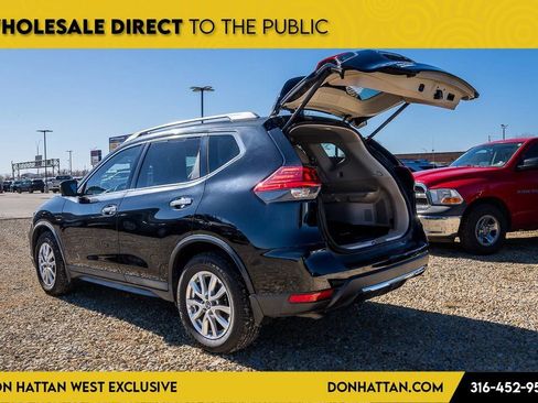 Used 2017 Nissan Rogue SV w/ SV Premium Package image 28