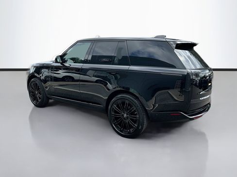New 2025 Land Rover Range Rover SE image 3