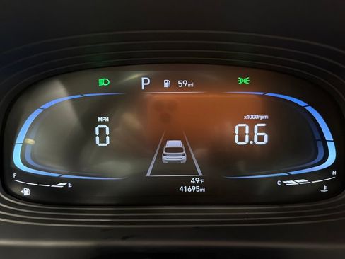 Used 2024 Hyundai Venue SEL image 11