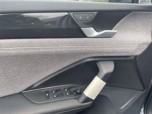 New 2026 Volkswagen Tiguan S image 17