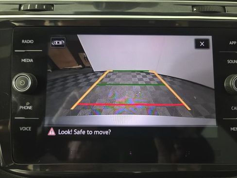 Used 2024 Volkswagen Tiguan SE R-Line AWD/4WD image 12