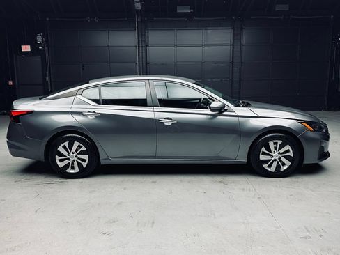 Used 2023 Nissan Altima 2.5 S FWD image 8