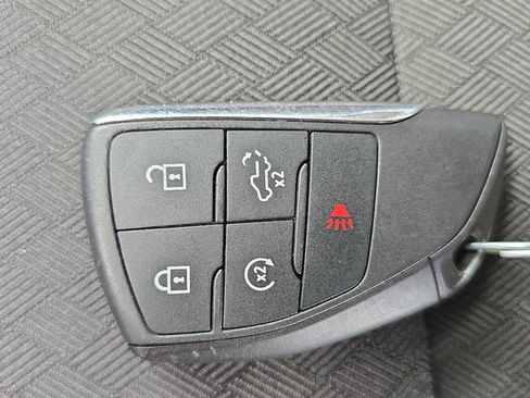 Used 2025 Chevrolet Silverado 1500 LT AWD/4WD image 35