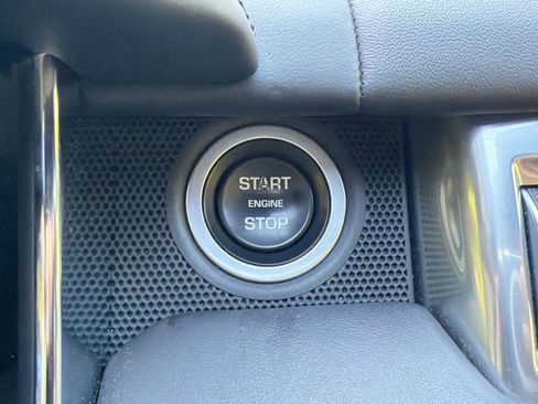 Used 2016 Land Rover Range Rover Sport SVR AWD/4WD image 27