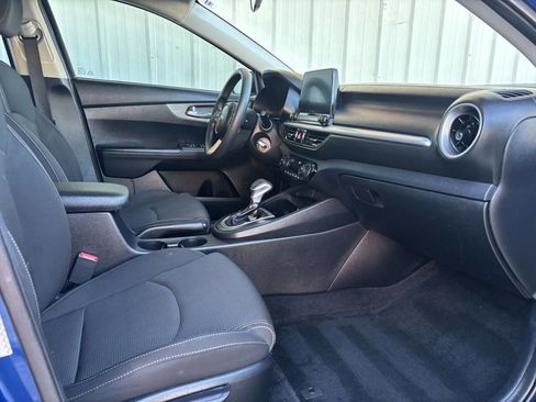 Used 2019 Kia Forte LXS image 12