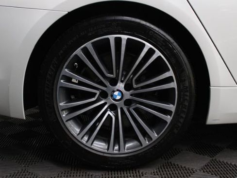 Used 2018 BMW 540i xDrive w/ Premium Package image 6