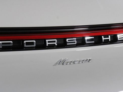 Certified 2026 Porsche Macan image 22