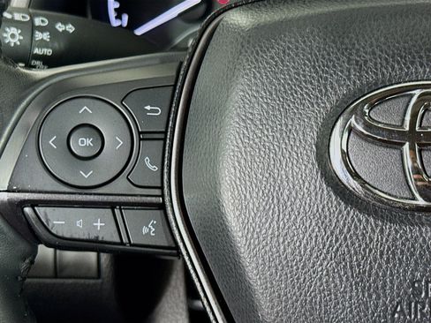 Used 2024 Toyota Camry SE FWD image 11