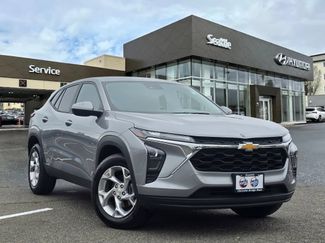 Used 2024 Chevrolet Trax LS w/ LS Convenience Package FWD 360° Tour