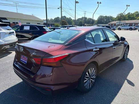 Used 2023 Nissan Altima 2.5 SV FWD image 3