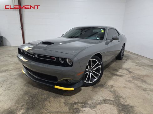 Used 2023 Dodge Challenger R/T w/ Plus Package image 1
