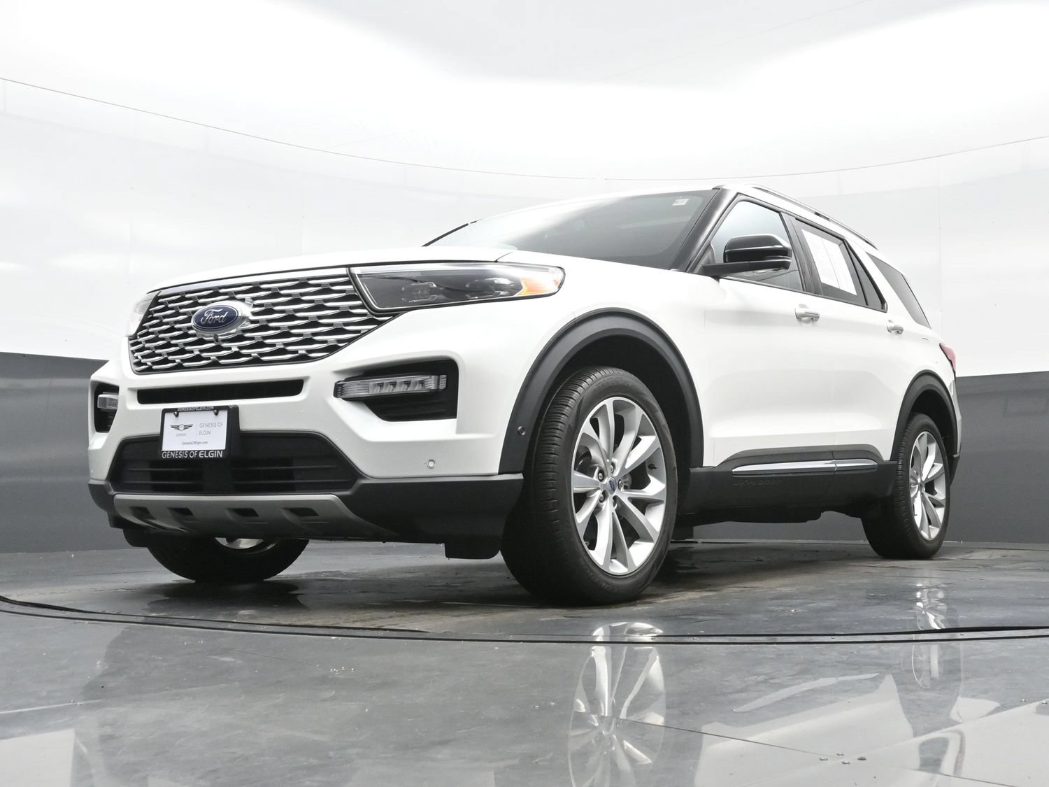 Used 2023 Ford Explorer Platinum w/ Technology Package AWD/4WD image 29
