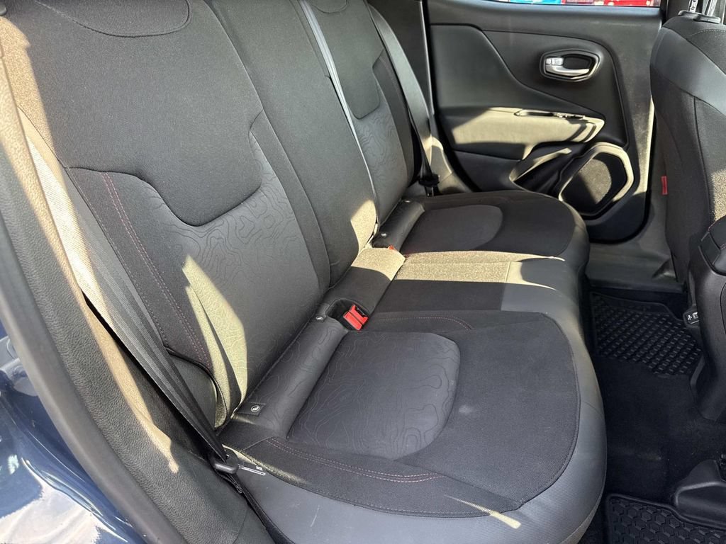 Used 2023 Jeep Renegade Trailhawk AWD/4WD image 21