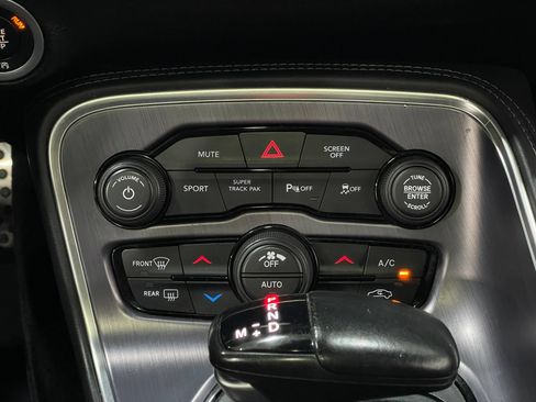 Used 2018 Dodge Challenger R/T Scat Pack RWD image 24