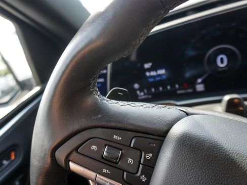 Used 2023 Cadillac Escalade Premium Luxury RWD image 16