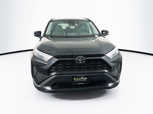 Used 2024 Toyota RAV4 XLE FWD image 2