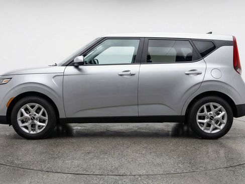 Used 2025 Kia Soul LX w/ LX Technology Package image 5