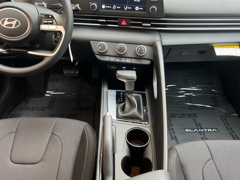 New 2026 Hyundai Elantra SE image 11